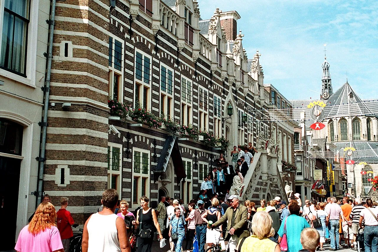 Alkmaar Beyond the Cheese Market: Historic Attractions and Day-Trip Planning