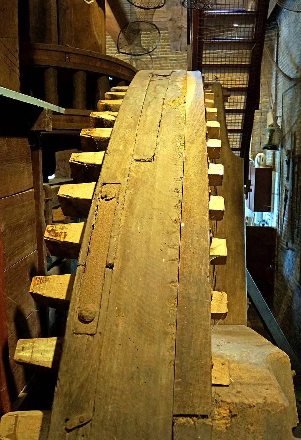 <a href="https://commons.wikimedia.org/wiki/File:Netherlands-4796_-_Wooden_Wheel_(12321326793).jpg">Dennis G. Jarvis</a>, <a href="https://creativecommons.org/licenses/by-sa/2.0">CC BY-SA 2.0</a>, via Wikimedia Commons