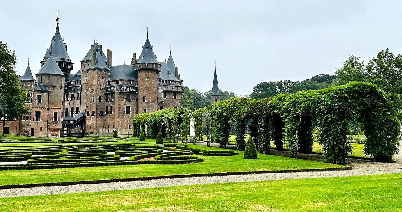 Castle De Haar Visitor Guide: Neo-Gothic Interiors, Gardens and Day-Trip Planning