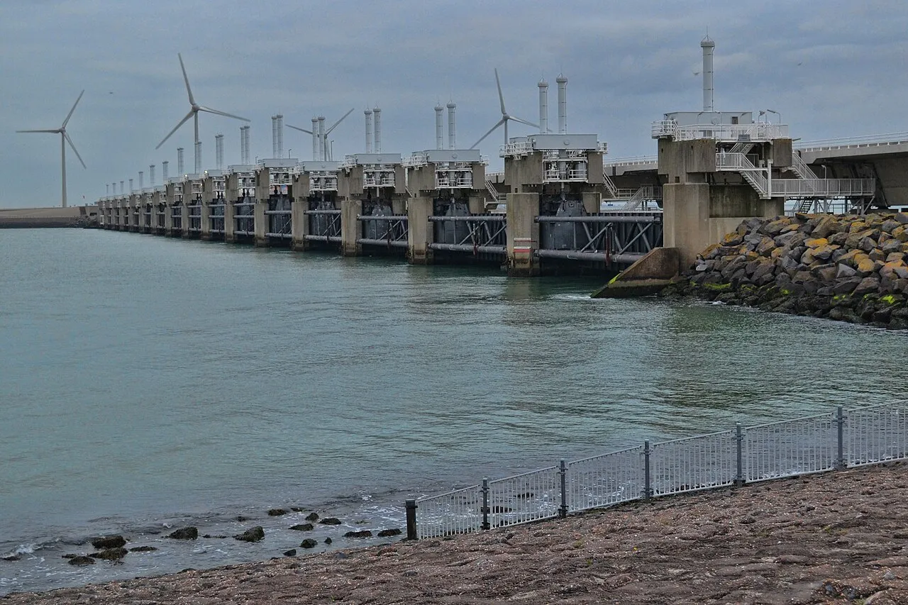 Delta Works Visitor Guide: Storm Barriers, Engineering History and Zeeland Route Planning